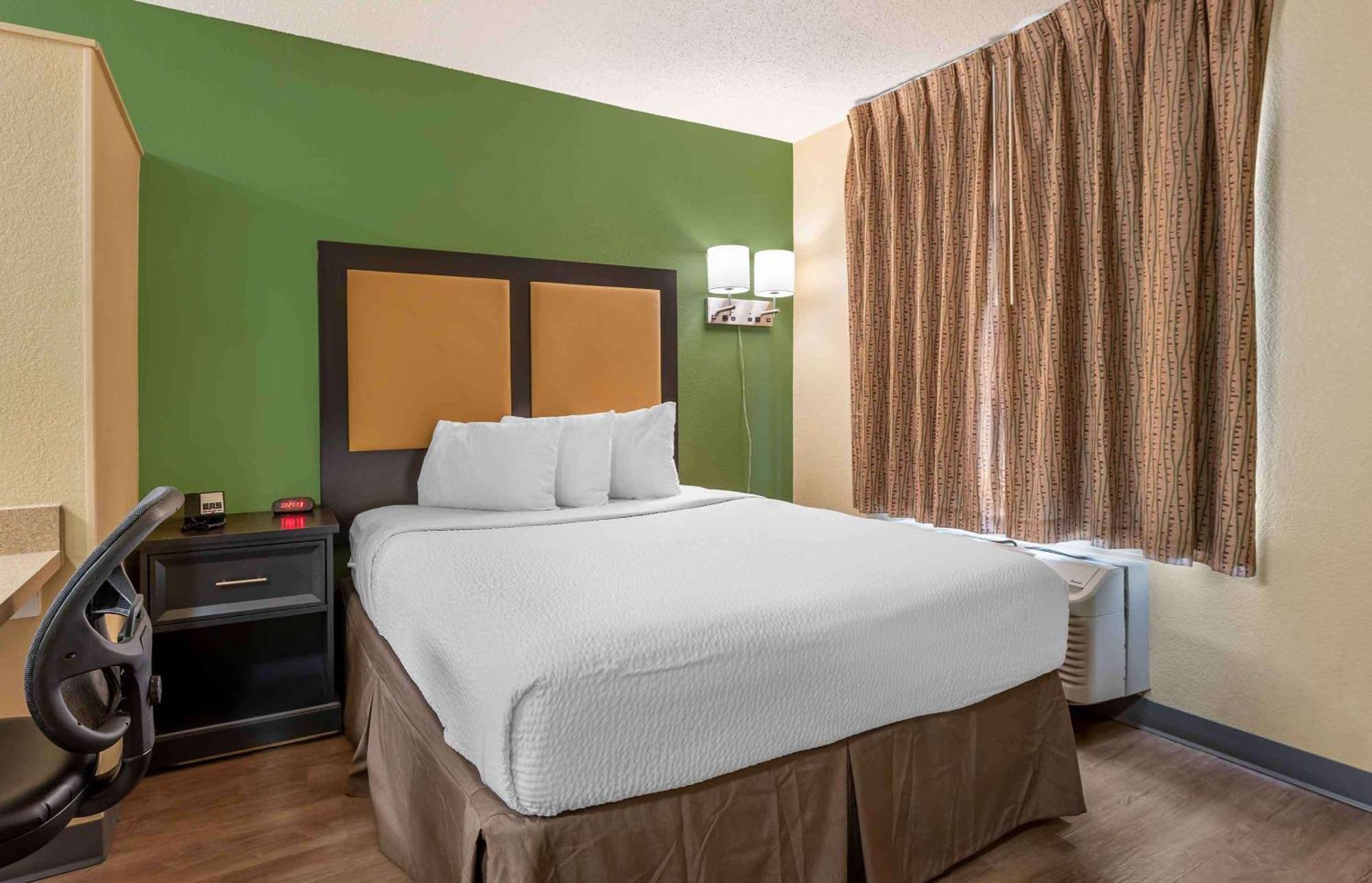 Extended Stay America Select Suites - Chicago - Lombard - Oakbrook Oakbrook Terrace Exterior foto